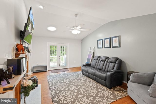 126 FOX CHASE DR, Front Royal, VA 22630