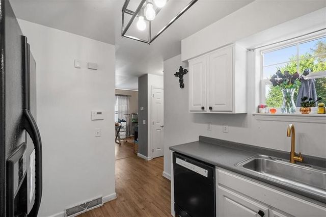 124 Pleasant Ridge Rd, Stowe Twp, PA 15136