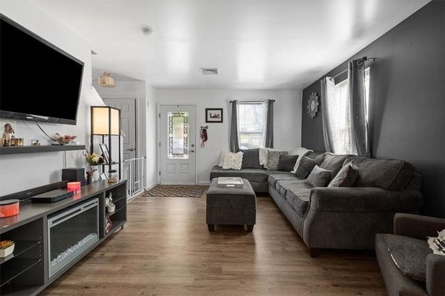 124 Pleasant Ridge Rd, Stowe Twp, PA 15136