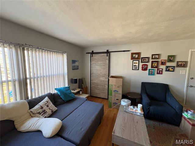 7274 Dartmouth Avenue, St Louis, MO 63130