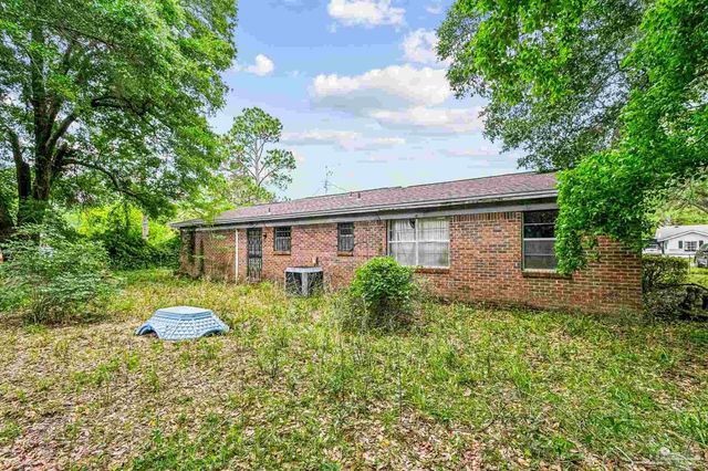 7721 Pontiac Dr, Pensacola, FL 32506