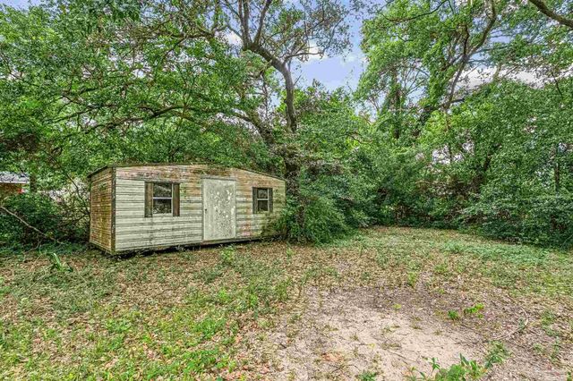 7721 Pontiac Dr, Pensacola, FL 32506