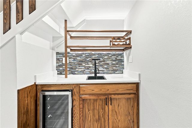 5050 Leedale Drive, Jefferson Twp, OH 45417