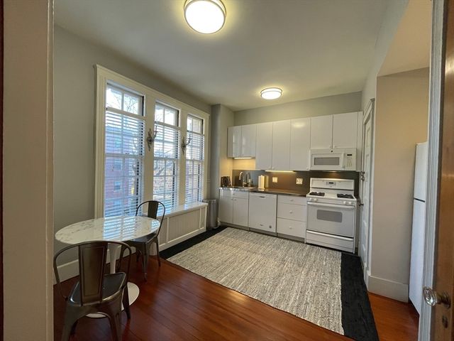 1514 Beacon St 27, Brookline, MA 02446