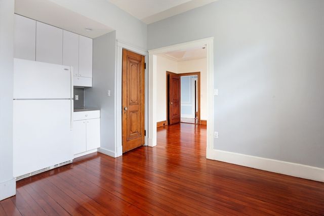1514 Beacon St 27, Brookline, MA 02446