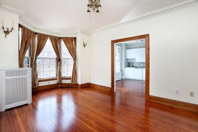 1514 Beacon St 27, Brookline, MA 02446