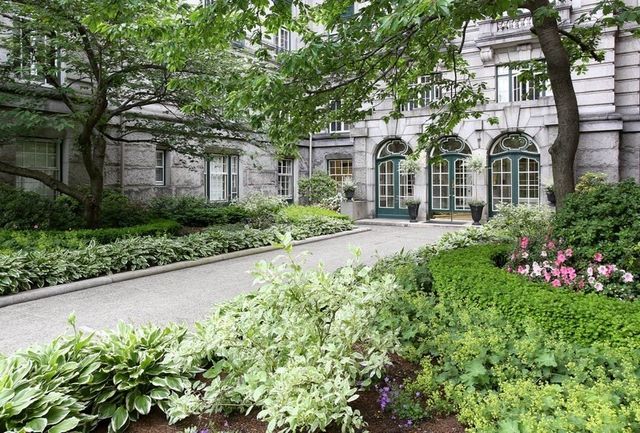 1514 Beacon St 27, Brookline, MA 02446