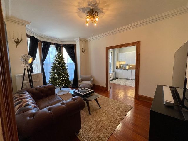 1514 Beacon St 27, Brookline, MA 02446