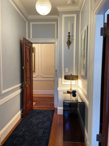 1514 Beacon St 27, Brookline, MA 02446