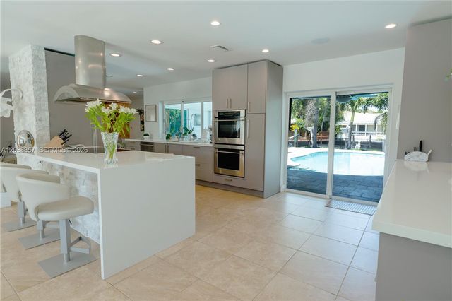 2711 NE 57th Ct, Fort Lauderdale, FL 33308