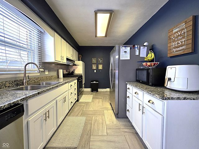 256 E County Road 200 S, Danville, IN 46122