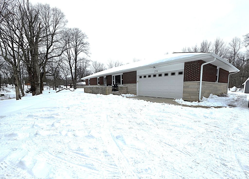 256 E County Road 200 S, Danville, IN 46122