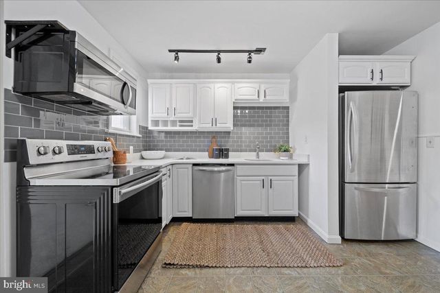 222 W 7TH AVENUE, Conshohocken, PA 19428