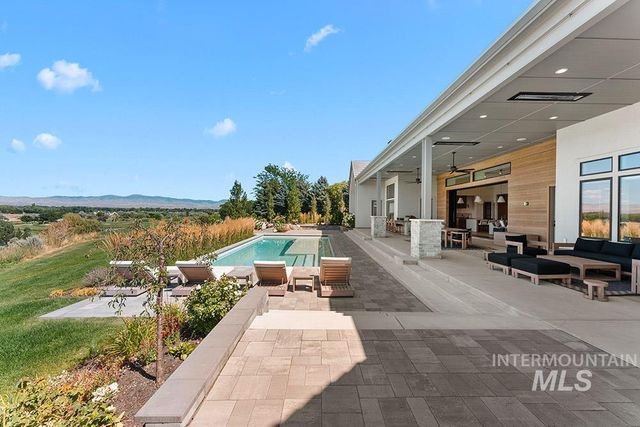 3266 W Salix Dr, Meridian, ID 83646