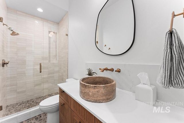 3266 W Salix Dr, Meridian, ID 83646