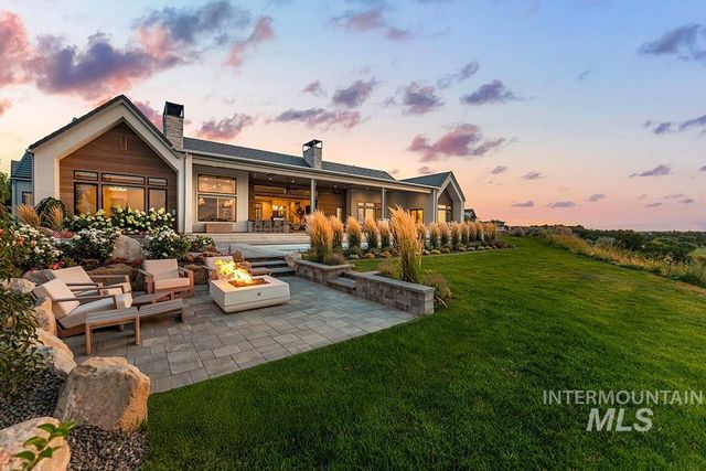 3266 W Salix Dr, Meridian, ID 83646