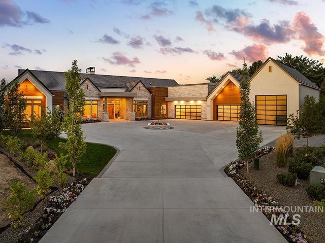 3266 W Salix Dr, Meridian, ID 83646