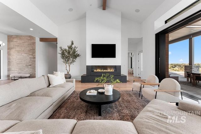 3266 W Salix Dr, Meridian, ID 83646
