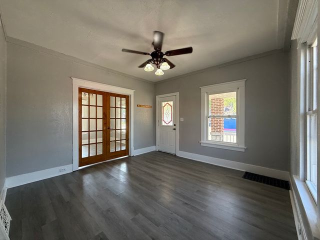 4315 4th Avenue, Moline, IL 61265