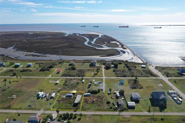 1808 Front Avenue, Port Bolivar, TX 77650