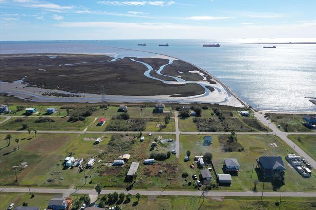 1808 Front Avenue, Port Bolivar, TX 77650