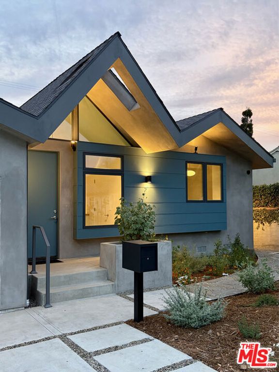 11929 Bray Street, Culver City, CA 90230