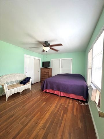 109 Palm St, Rockport, TX 78382