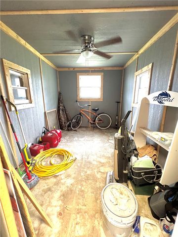 109 Palm St, Rockport, TX 78382