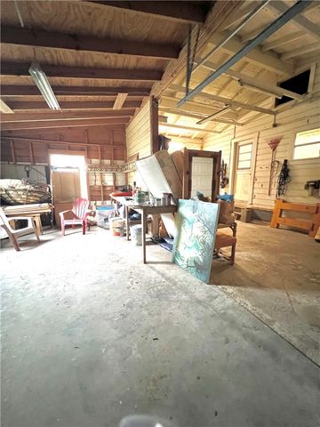 109 Palm St, Rockport, TX 78382