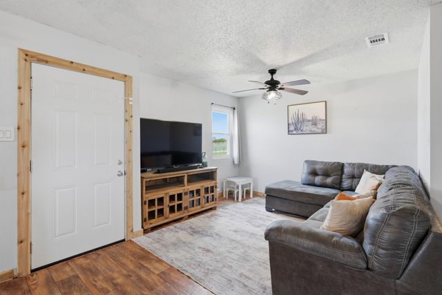 1051 Pigg Road, Waxahachie, TX 75165