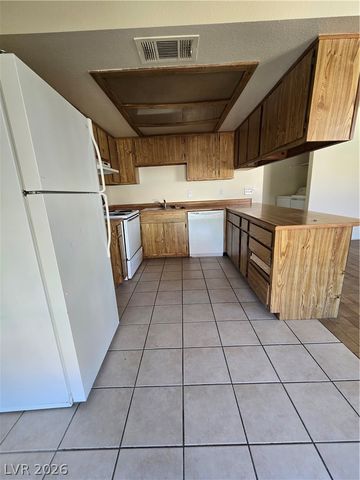 4300 North Lamont Street 201, Las Vegas, NV 89115