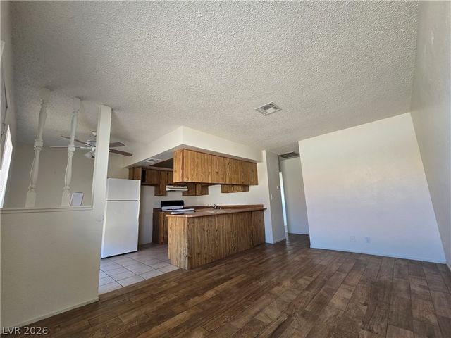 4300 North Lamont Street 201, Las Vegas, NV 89115
