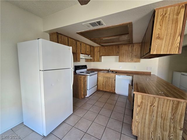 4300 North Lamont Street 201, Las Vegas, NV 89115