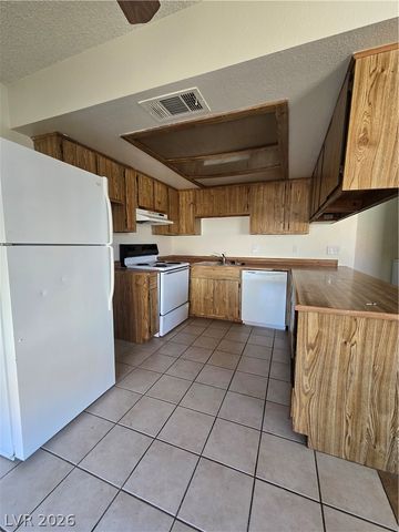 4300 North Lamont Street 201, Las Vegas, NV 89115