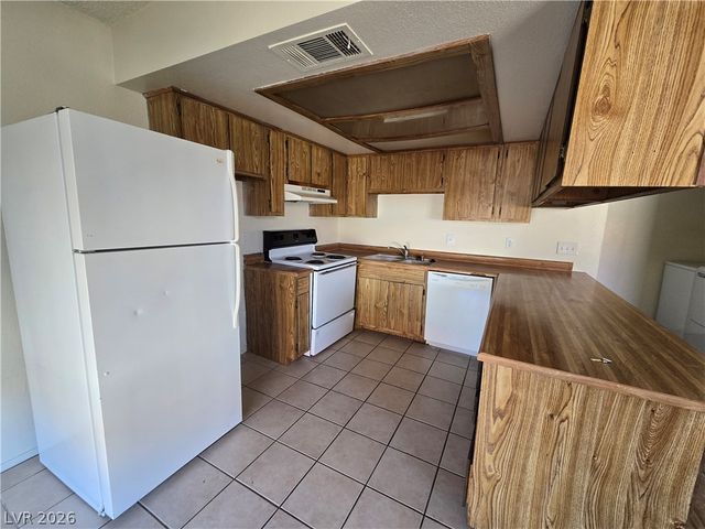 4300 North Lamont Street 201, Las Vegas, NV 89115