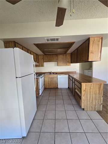 4300 North Lamont Street 201, Las Vegas, NV 89115