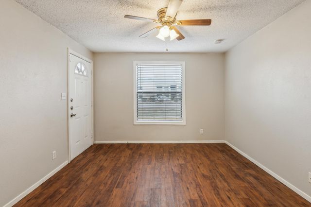 20600 Bonanza ST 4, Lago Vista, TX 78645