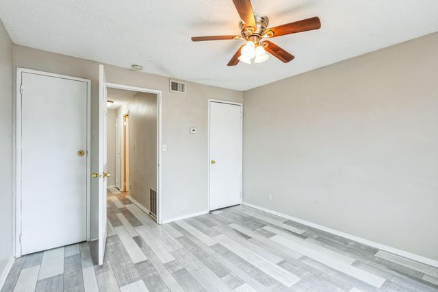 20600 Bonanza ST 4, Lago Vista, TX 78645