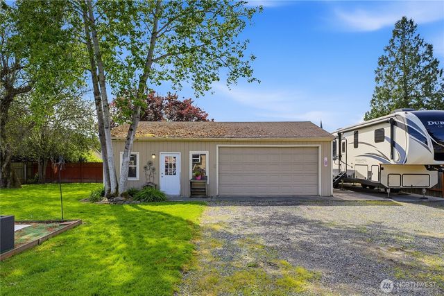 2016 E 63rd Avenue, Fife, WA 98424