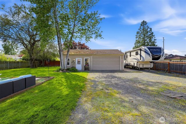 2016 E 63rd Avenue, Fife, WA 98424