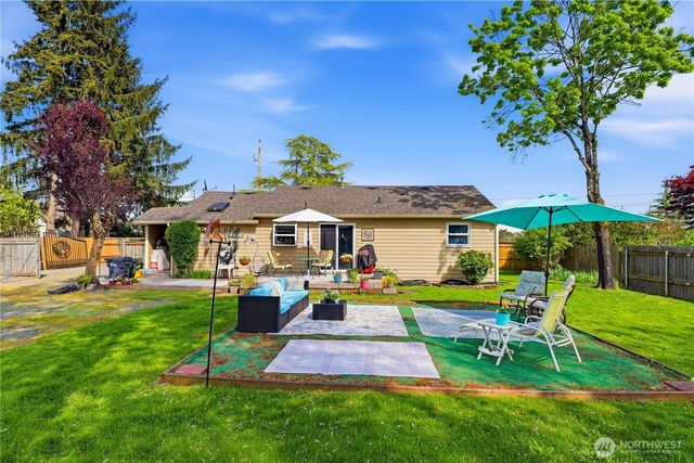 2016 E 63rd Avenue, Fife, WA 98424