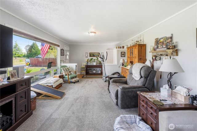 2016 E 63rd Avenue, Fife, WA 98424