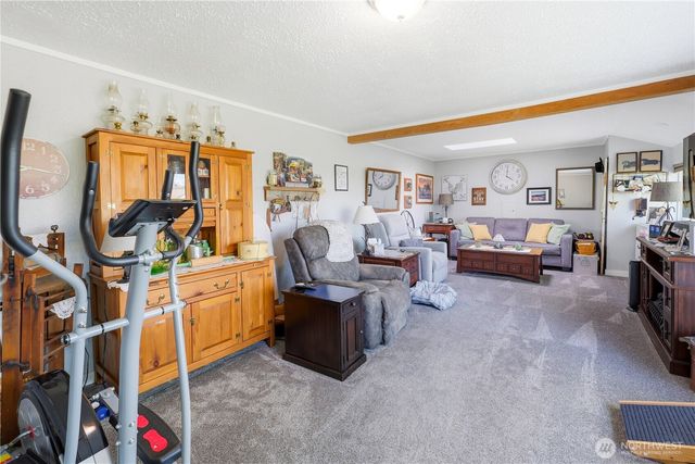 2016 E 63rd Avenue, Fife, WA 98424
