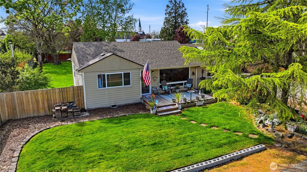 2016 E 63rd Avenue, Fife, WA 98424