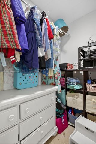 2910 NE 52nd St, Fort Lauderdale, FL 33308