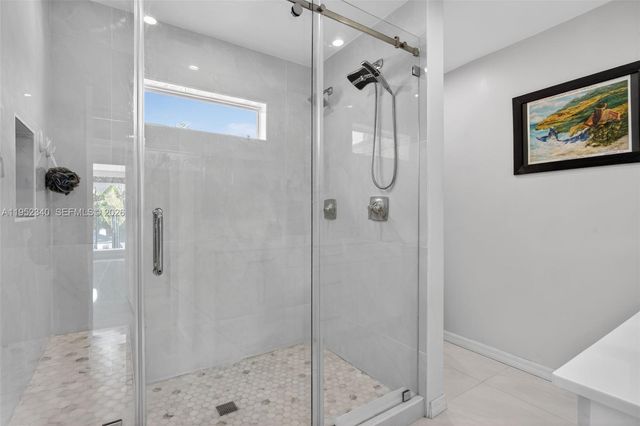 2910 NE 52nd St, Fort Lauderdale, FL 33308