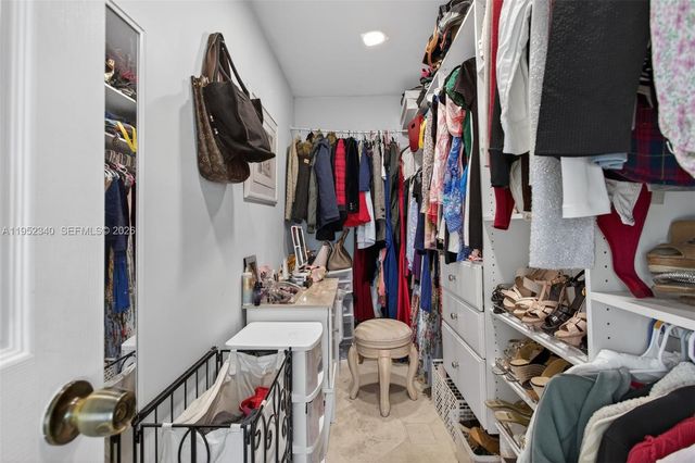 2910 NE 52nd St, Fort Lauderdale, FL 33308