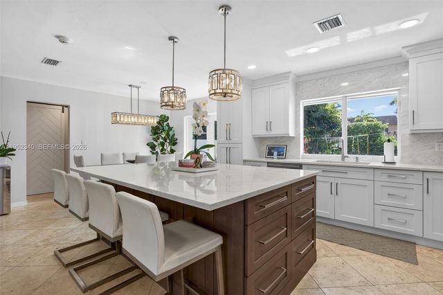 2910 NE 52nd St, Fort Lauderdale, FL 33308