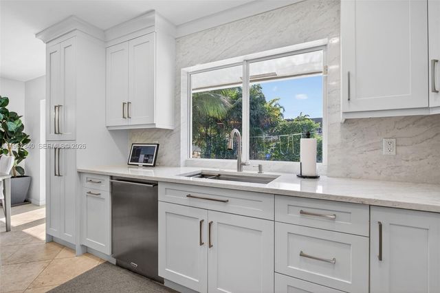 2910 NE 52nd St, Fort Lauderdale, FL 33308