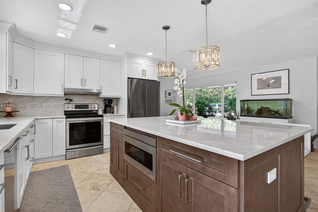 2910 NE 52nd St, Fort Lauderdale, FL 33308